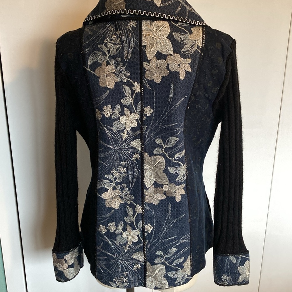 BRAND NEW Kamana Stunning Sweater Jacket - Picture 6 of 7
